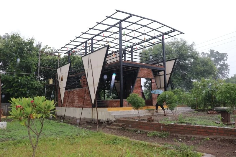 DINE OUT GARDEN RESTAURANT AT DHAMNA