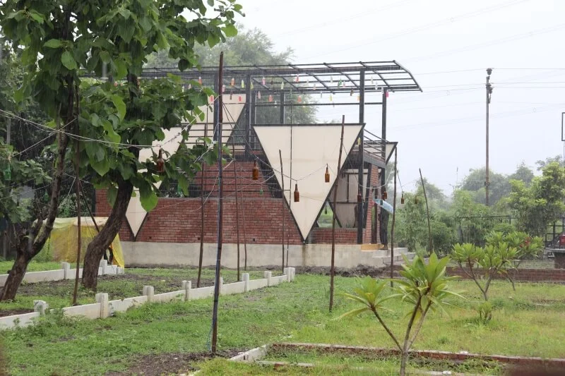 DINE OUT GARDEN RESTAURANT AT DHAMNA