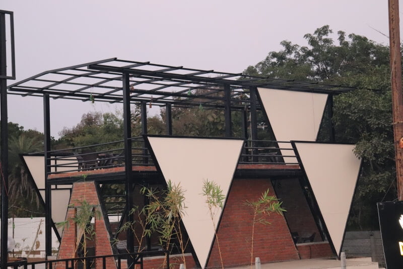 DINE OUT GARDEN RESTAURANT AT DHAMNA