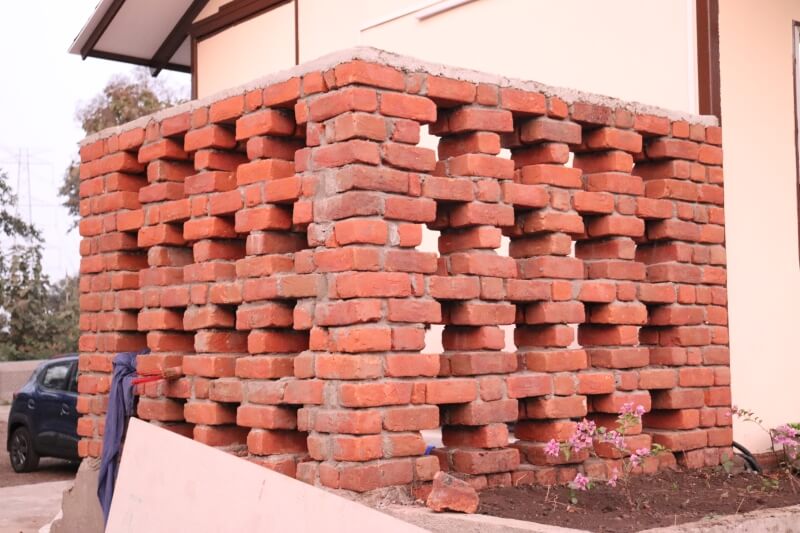 DINE OUT GARDEN RESTAURANT AT DHAMNA