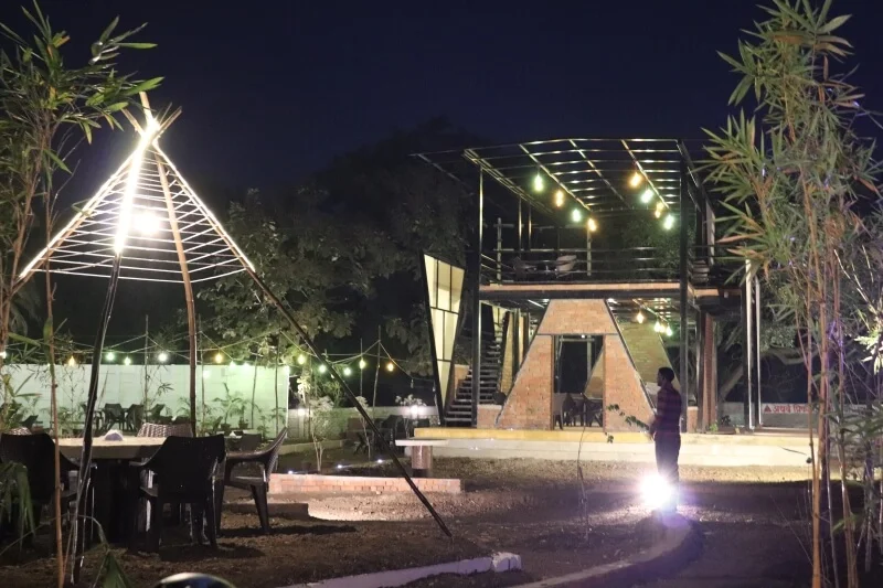 DINE OUT GARDEN RESTAURANT AT DHAMNA