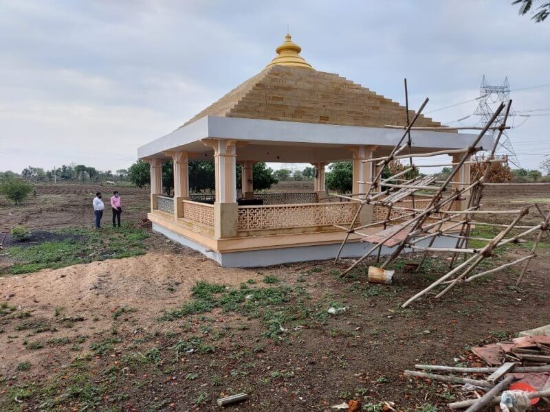 SAMADHI AT KRISHNAGIRI TEMPLE COMPLEX AT WARDHA