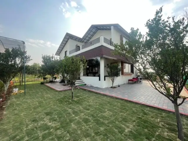 Tarapure Farmhouse